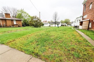 109 N Pittsburgh St, Zelienople, PA 16063