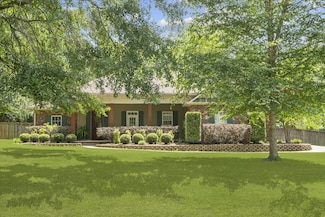 16 Winding Brook Dr, Sumrall, MS 39482