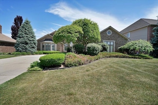 49644 Nautical Dr, Chesterfield, MI 48047