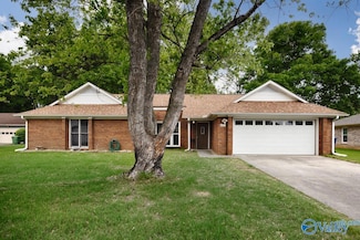 1057 Teenajo Dr SE, Huntsville, AL 35803
