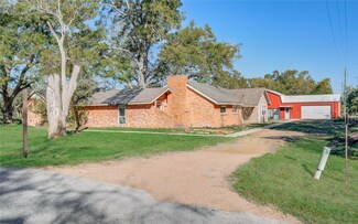 36824 Lariat Ln, Wallis, TX 77485