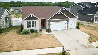 2581 Nature View Dr, Warsaw, IN 46582