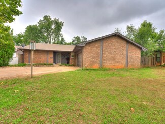 1207 Washington St, Edmond, OK 73034