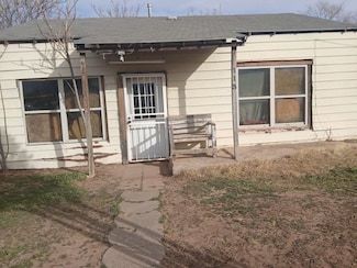 113 Maple St, Levelland, TX 79336