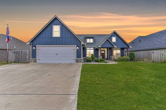 55 Sundrop Ct, Lake Jackson, TX 77566