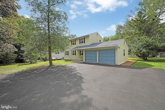 18 Meetinghouse Rd, Hatboro, PA 19040