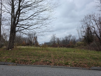 2 Lorrie Anne Dr, Montville, CT 06370