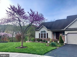 19 Hideaway Ct, Reading, PA 19606