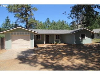 243 Shadowbrook Dr, Cave Junction, OR 97523