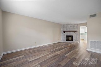 1330 5th St NE, Hickory, NC 28601