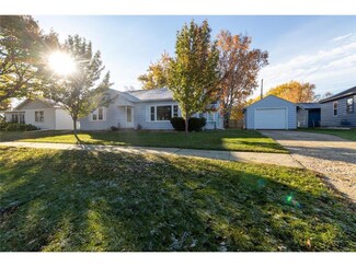 304 10th St SW, Pipestone, MN 56164