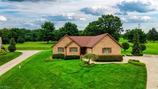 1374 Meadowbrook Ln NE Unit 82, Carrollton, OH 44615