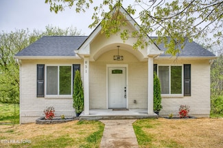 831 W Ford Valley Rd, Knoxville, TN 37920