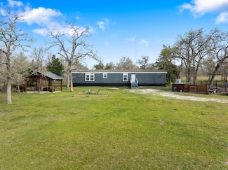 319 Berry Creek Dr, Caldwell, TX 77836