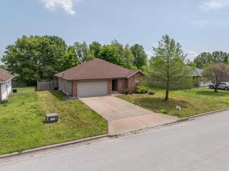 450 S Elgin Ave, Bolivar, MO 65613