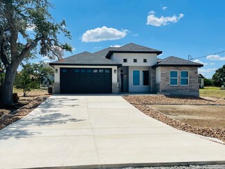 107 William Woods, Blanco, TX 78606