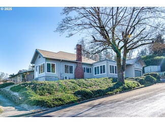 407 Park St, Springfield, OR 97477