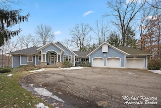 6862 Maplecrest Dr SE, Grand Rapids, MI 49546