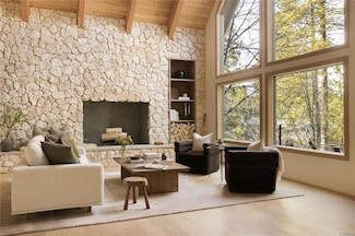 27467 Bayshore Dr, Lake Arrowhead, CA 92352