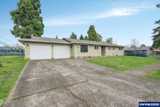 701 Aldercrest Dr, Newberg, OR 97132