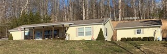 1369 Mcnabb Dr, Elkview, WV 25071