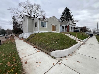 726 W Calvert St, South Bend, IN 46613