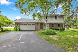 36741 Beaver Ct, Oconomowoc, WI 53066