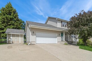 794 SE 61st St, Pleasant Hill, IA 50327