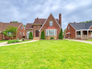 6808 Southington Dr, Cleveland, OH 44129