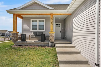 525 Stonewood Ct, Evansville, WI 53536