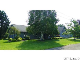 40 Cross Rd, Syracuse, NY 13224