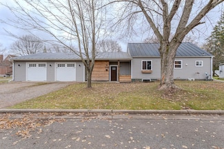 116 N Thomas St, Loyal, WI 54446