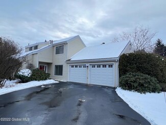 18 Loudonwood E, Albany, NY 12211