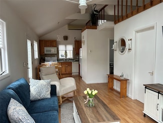 126 Lynn Ave Unit 7, Hampton Bays, NY 11946
