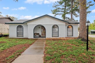 1517 Oak Tree Dr, Denton, TX 76209