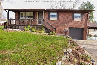 202 Valley View Dr, Hurricane, WV 25526