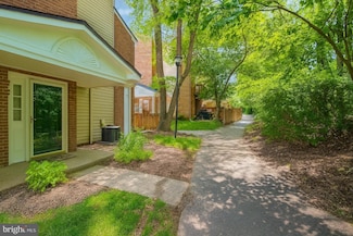 4165 Churchman Way, Woodbridge, VA 22192