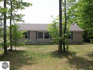 125 S Wood Meadows Dr, Buckley, MI 49620