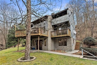 362 Chartiers Ln, Lower Burrell, PA 15068