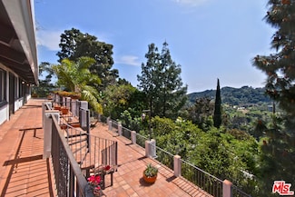 2901 Benedict Canyon Dr, Beverly Hills, CA 90210