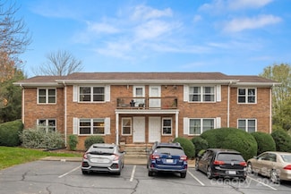 27 Capri Ln Unit 15-D, Hendersonville, NC 28791