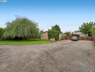 8239 Highway 219 NE, Woodburn, OR 97071