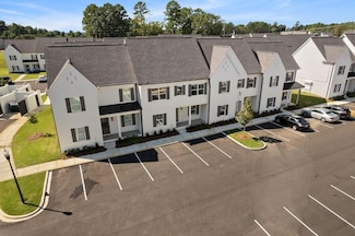 636 Cottage Grove Dr, Oxford, MS 38655