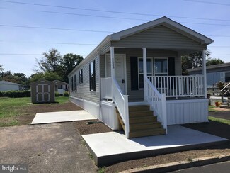 5028 Garner Dr, Morrisville, PA 19067