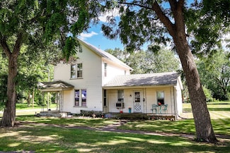 415 E Elm St, Chatsworth, IL 60921
