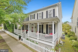910 Rockborn St, Gaithersburg, MD 20878