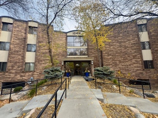 10441 Greenbrier Rd Unit 303, Hopkins, MN 55305