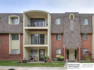 1231 S 121st Plaza Unit 312, Omaha, NE 68144