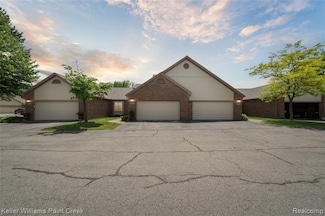 46860 High Meadows Ct Unit 26, Macomb, MI 48044