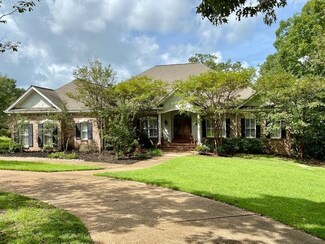 3 Lakeview Dr, Raymond, MS 39154
